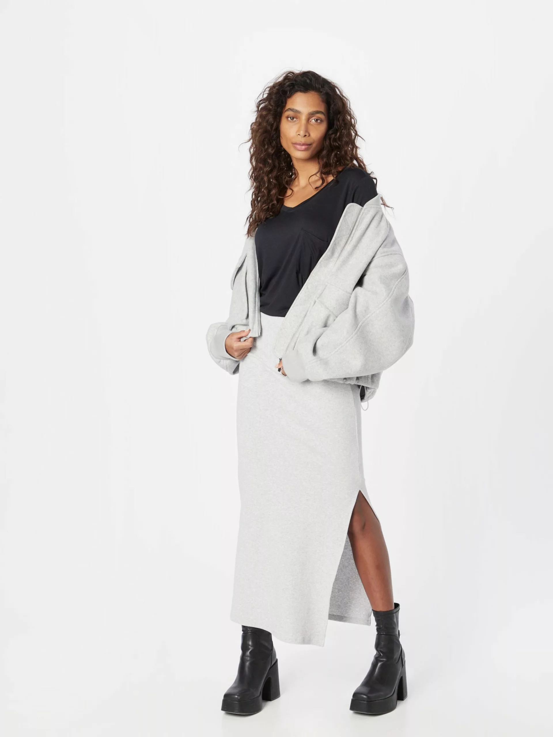 Hailys T-Shirts T-Shirt Nati Frauen Schwarz 5 Hailys T-Shirts T-Shirt Nati Frauen Schwarz – Bild 5