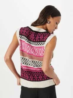 Hailys Feinstrickpullover Pullover Frauen Fuchsia / Offwhite 8 Hailys Feinstrickpullover Pullover Frauen Fuchsia / Offwhite -Günstiger Hailys-Shop 5ff363277a4d4395f3269c91902fa9bd